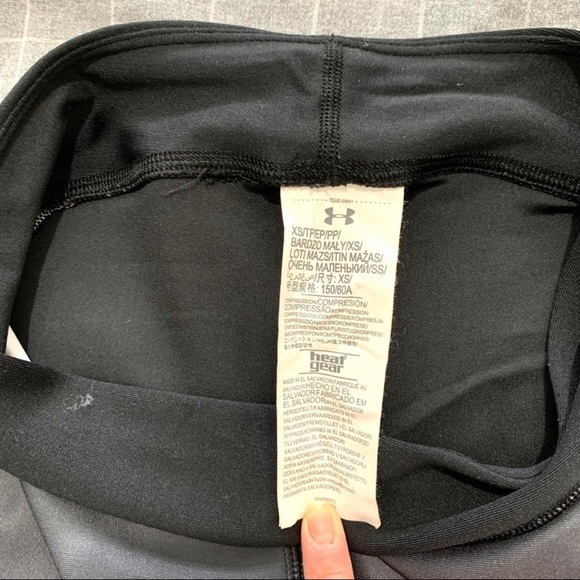 GOOD CONDITION UNDER ARMOUR HEAT TECH LEGGINGS - Picture 4 of 5